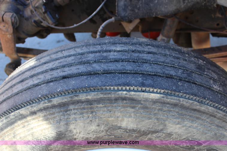 image for item L2461 1990 Ford F700 fuel truck