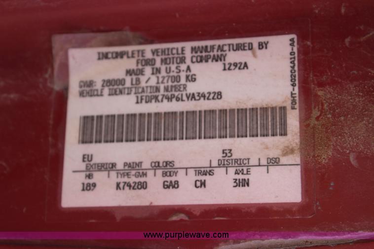 image for item L2461 1990 Ford F700 fuel truck