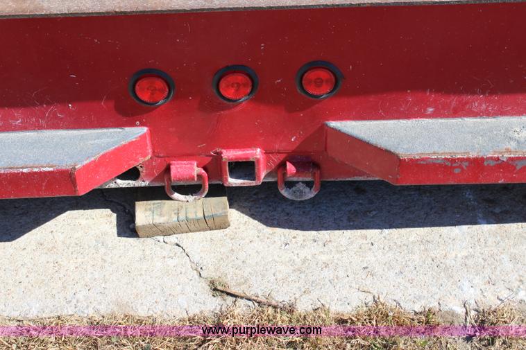 image for item L2464 2004 Caseco utility bed