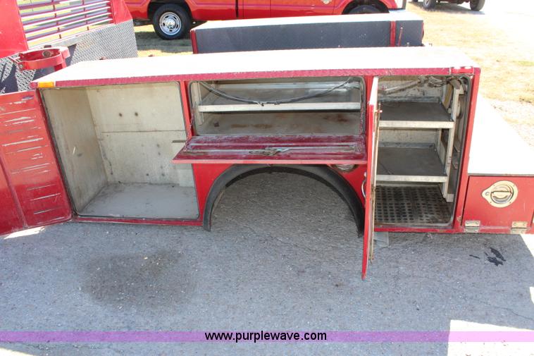 image for item L2464 2004 Caseco utility bed