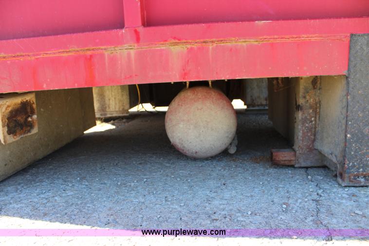 image for item L2464 2004 Caseco utility bed