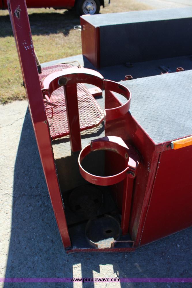 image for item L2464 2004 Caseco utility bed