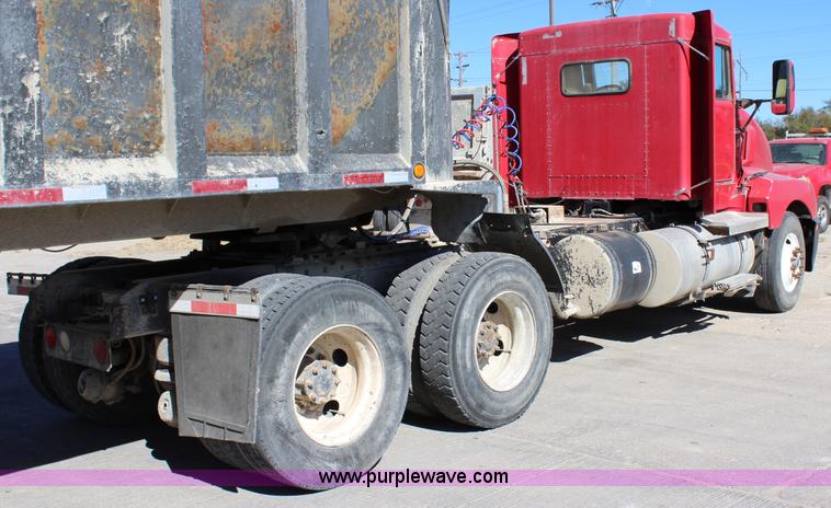 image for item L2466 1997 Kenworth T600 semi truck