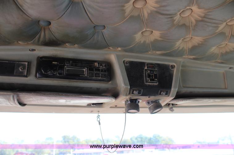 image for item L2466 1997 Kenworth T600 semi truck