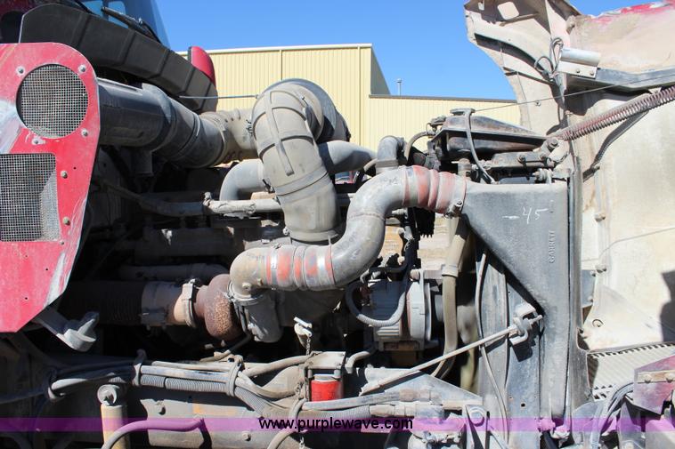 image for item L2466 1997 Kenworth T600 semi truck