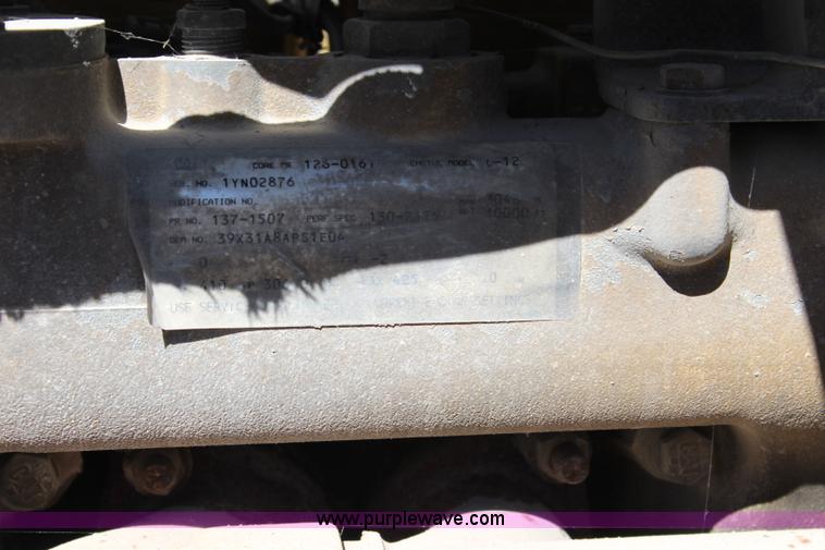 image for item L2466 1997 Kenworth T600 semi truck