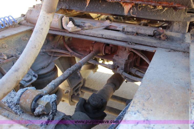 image for item L2466 1997 Kenworth T600 semi truck