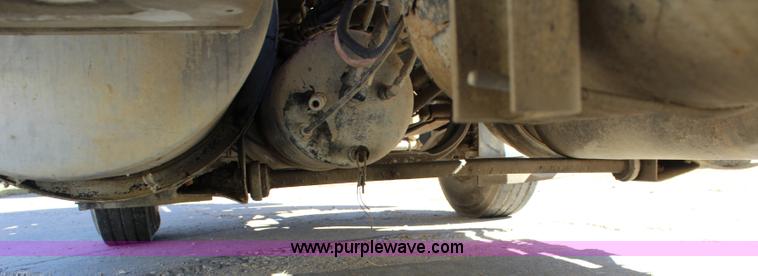 image for item L2466 1997 Kenworth T600 semi truck