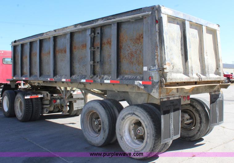 image for item L2467 1993 Hilbilt end dump trailer