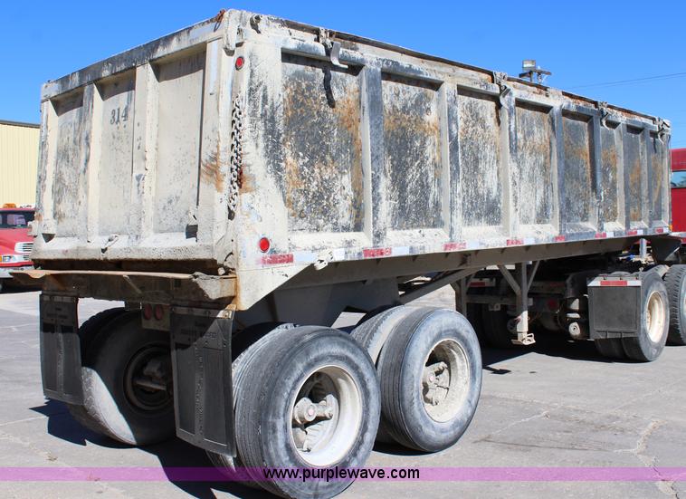 image for item L2467 1993 Hilbilt end dump trailer