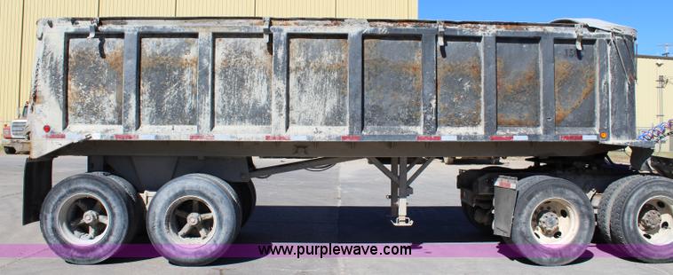 image for item L2467 1993 Hilbilt end dump trailer