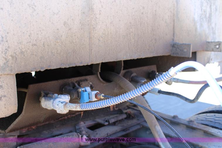 image for item L2467 1993 Hilbilt end dump trailer