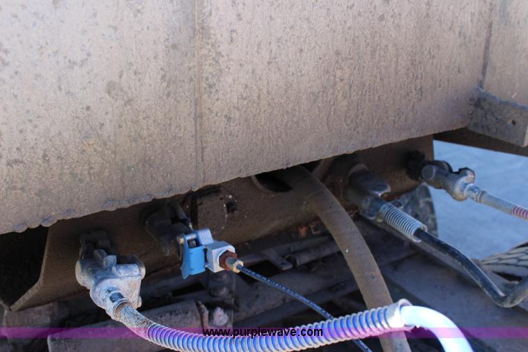 image for item L2467 1993 Hilbilt end dump trailer