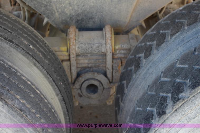 image for item L2467 1993 Hilbilt end dump trailer