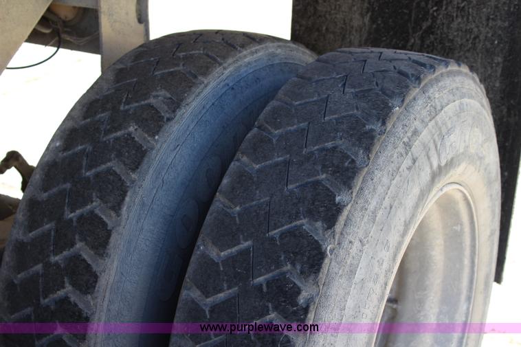 image for item L2467 1993 Hilbilt end dump trailer