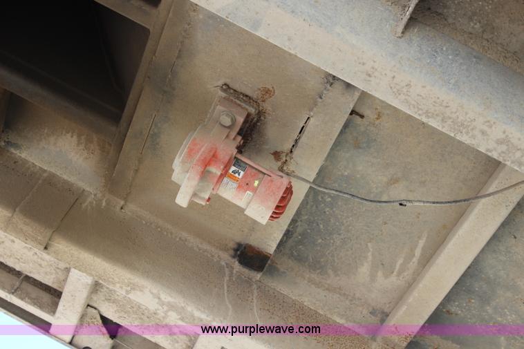 image for item L2467 1993 Hilbilt end dump trailer