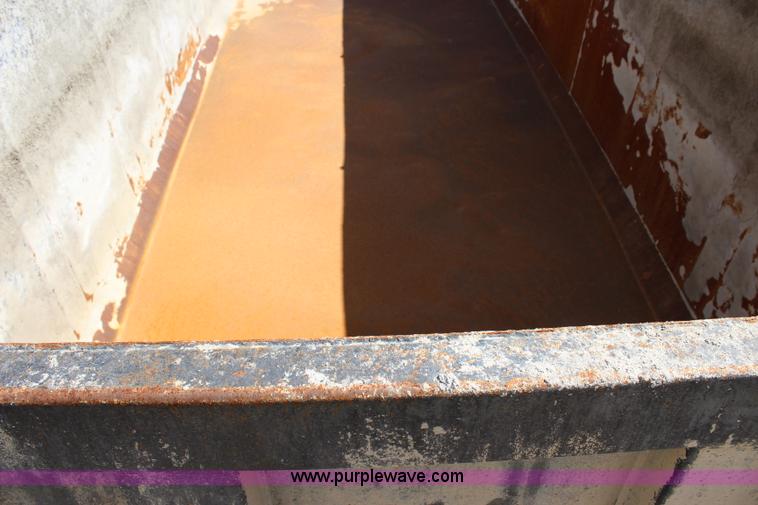 image for item L2467 1993 Hilbilt end dump trailer