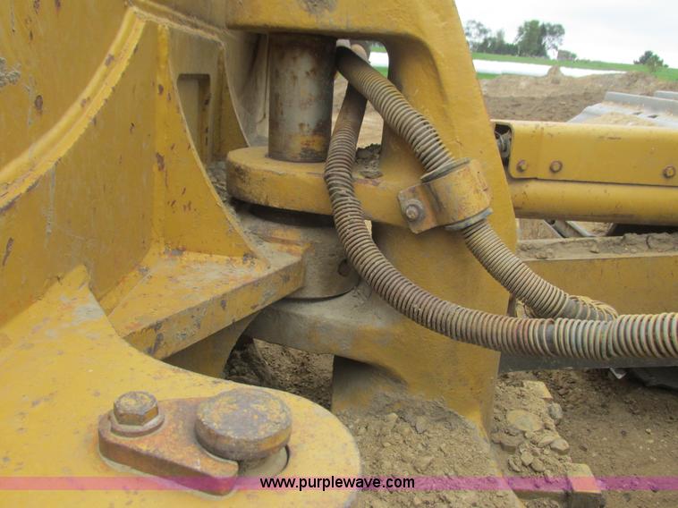 image for item L3855 2002 Caterpillar D6M LGP dozer