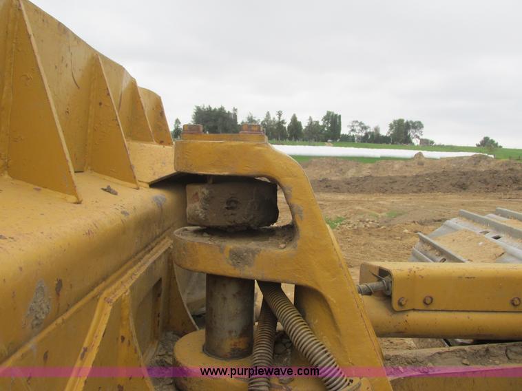 image for item L3855 2002 Caterpillar D6M LGP dozer