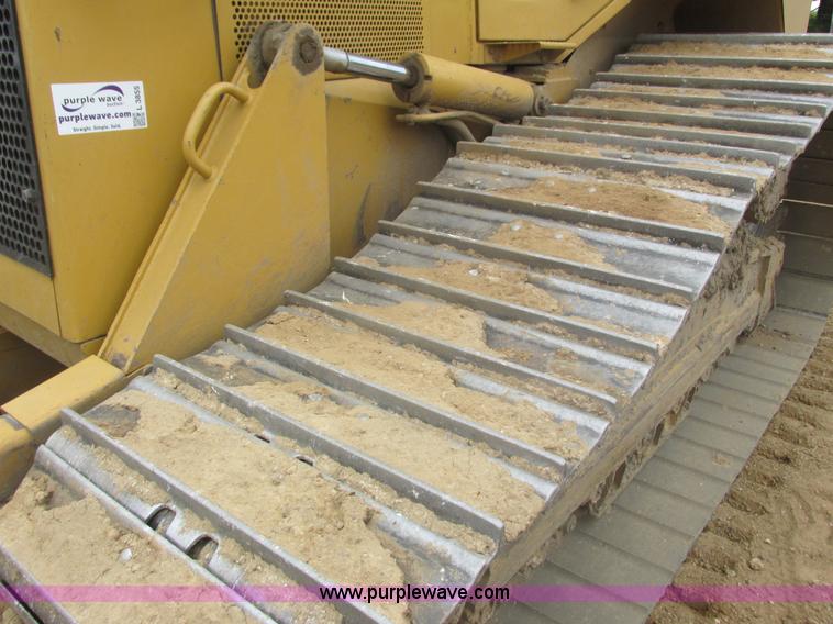 image for item L3855 2002 Caterpillar D6M LGP dozer