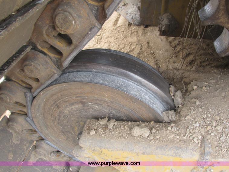 image for item L3855 2002 Caterpillar D6M LGP dozer