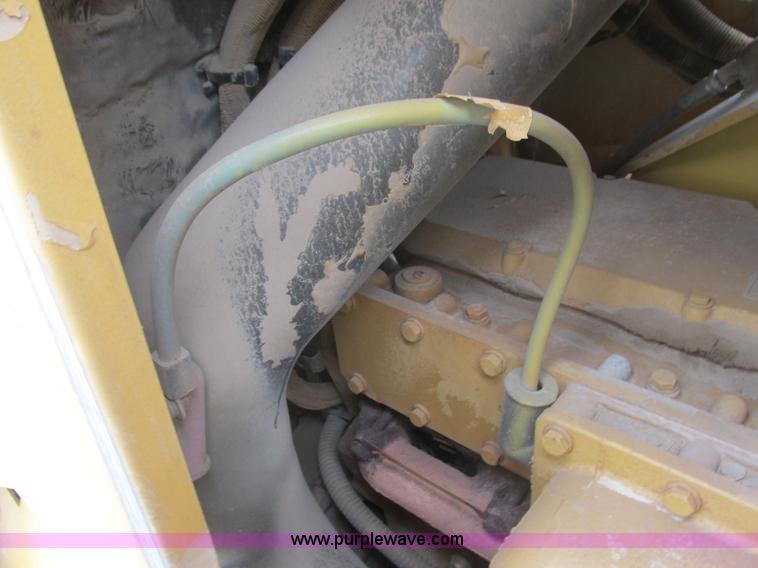 image for item L3855 2002 Caterpillar D6M LGP dozer