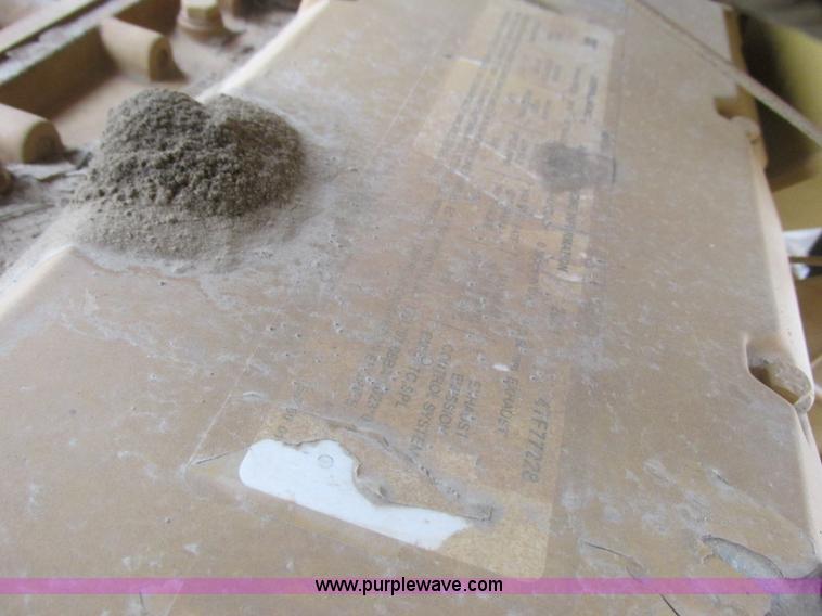 image for item L3855 2002 Caterpillar D6M LGP dozer