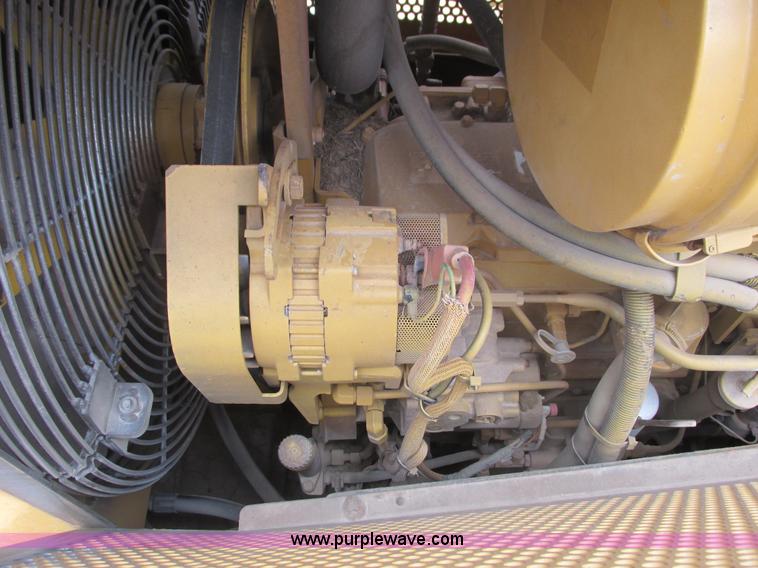 image for item L3855 2002 Caterpillar D6M LGP dozer