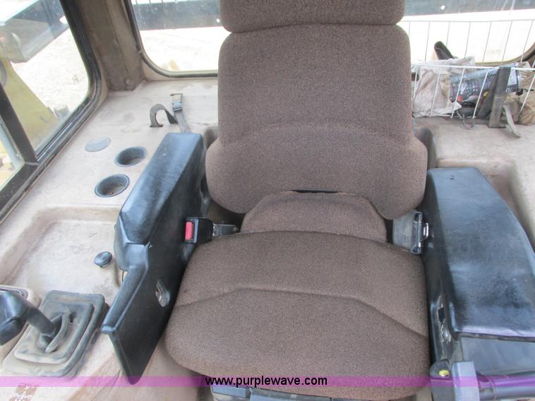 image for item L3855 2002 Caterpillar D6M LGP dozer