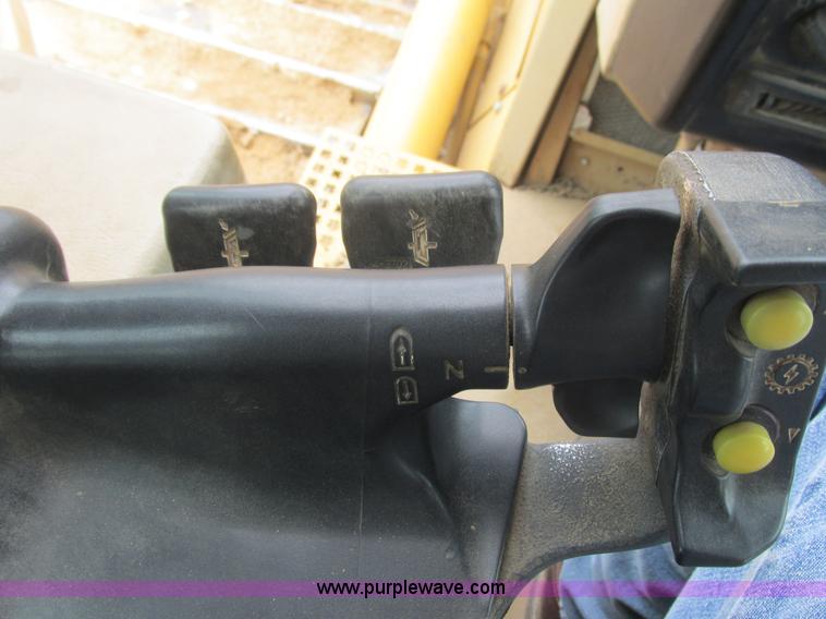 image for item L3855 2002 Caterpillar D6M LGP dozer