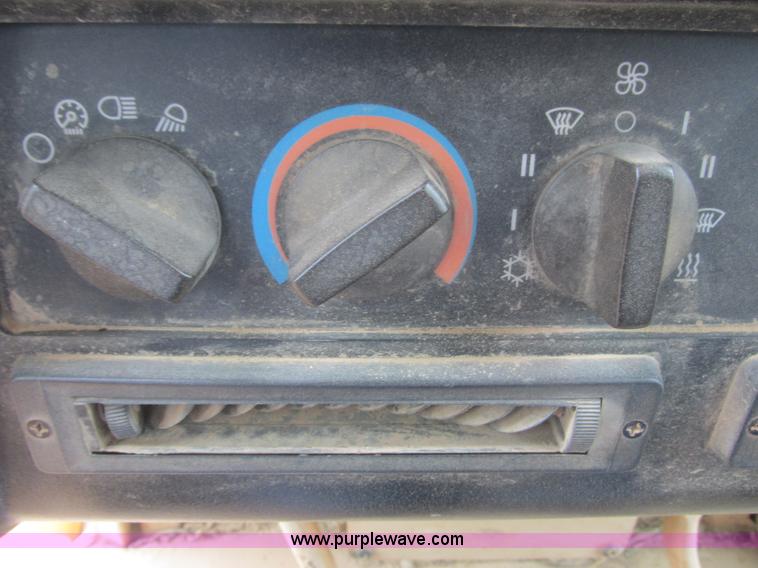 image for item L3855 2002 Caterpillar D6M LGP dozer