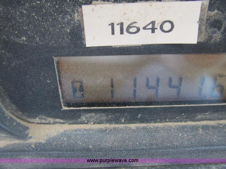 image for item L3855 2002 Caterpillar D6M LGP dozer