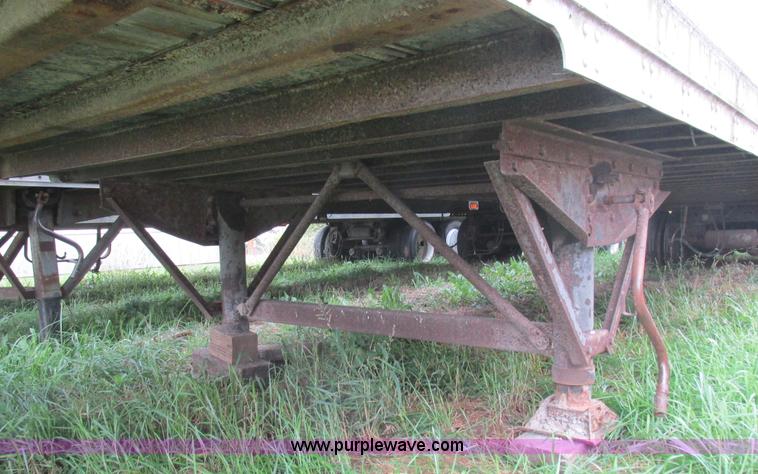 image for item L4106 1996 Stoughton dry van trailer