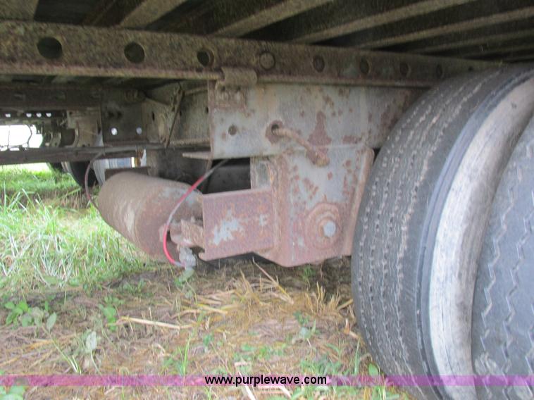 image for item L4106 1996 Stoughton dry van trailer