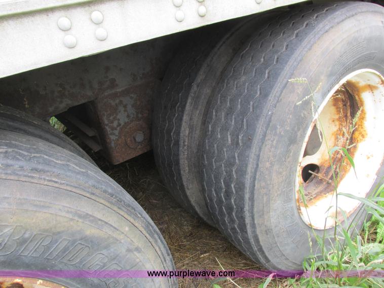 image for item L4106 1996 Stoughton dry van trailer