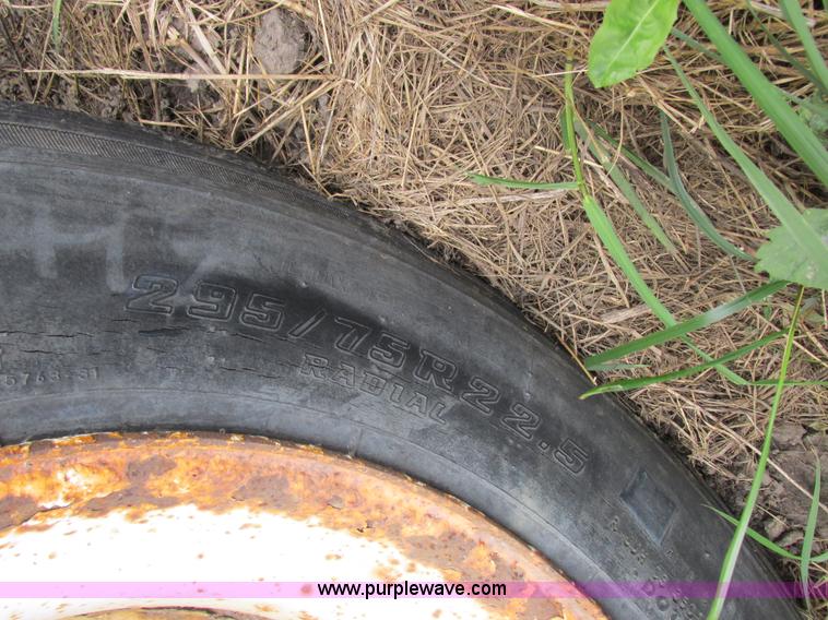 image for item L4106 1996 Stoughton dry van trailer