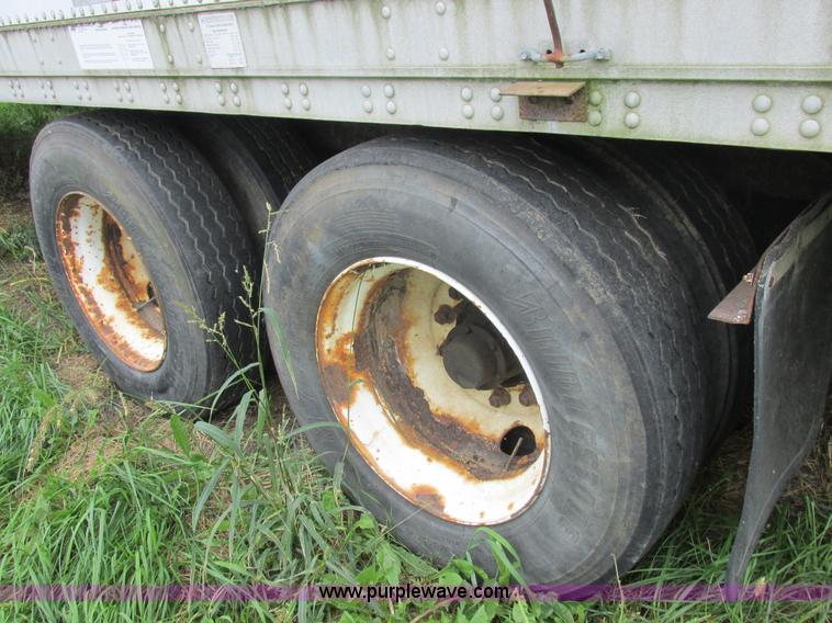 image for item L4106 1996 Stoughton dry van trailer