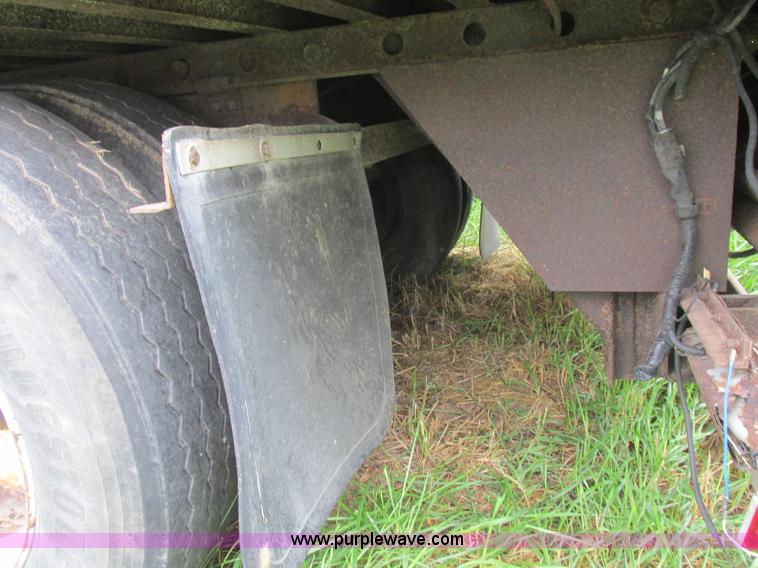 image for item L4106 1996 Stoughton dry van trailer