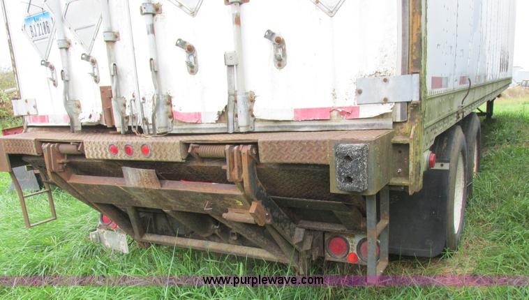 image for item L4106 1996 Stoughton dry van trailer