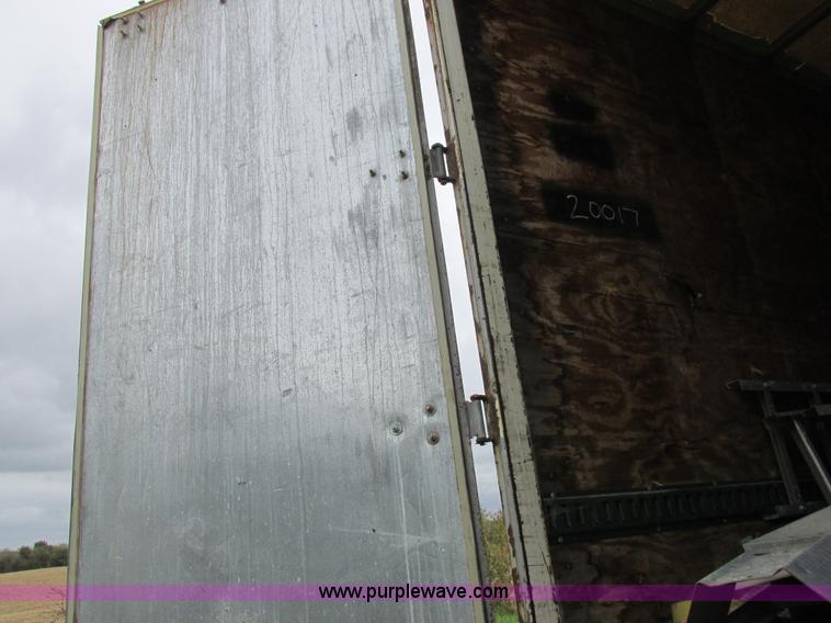 image for item L4106 1996 Stoughton dry van trailer