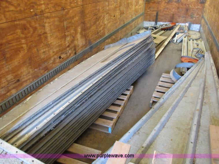 image for item L4106 1996 Stoughton dry van trailer