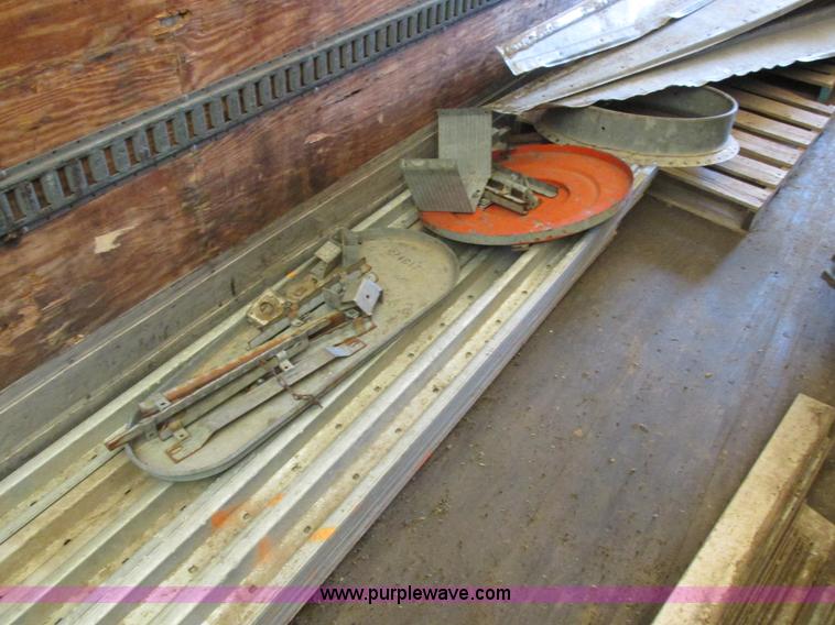 image for item L4106 1996 Stoughton dry van trailer