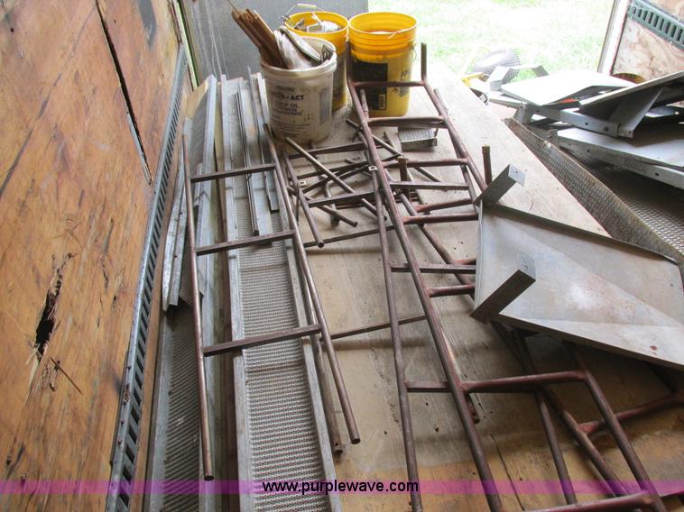 image for item L4106 1996 Stoughton dry van trailer