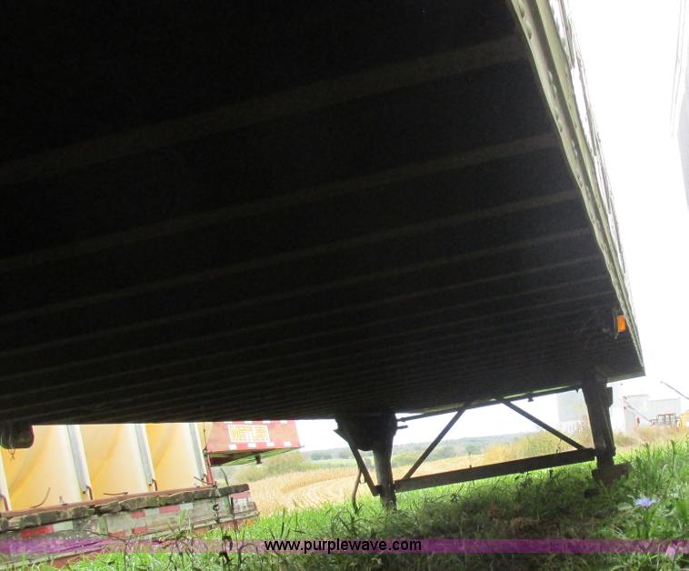 image for item L4106 1996 Stoughton dry van trailer