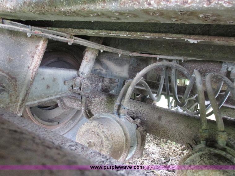 image for item L4106 1996 Stoughton dry van trailer