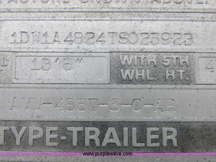 image for item L4106 1996 Stoughton dry van trailer