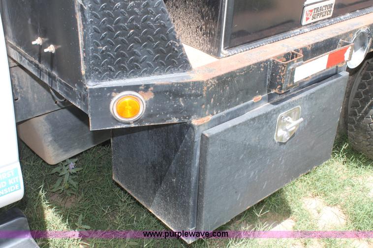 image for item L4261 2007 Chevrolet C4500 service truck