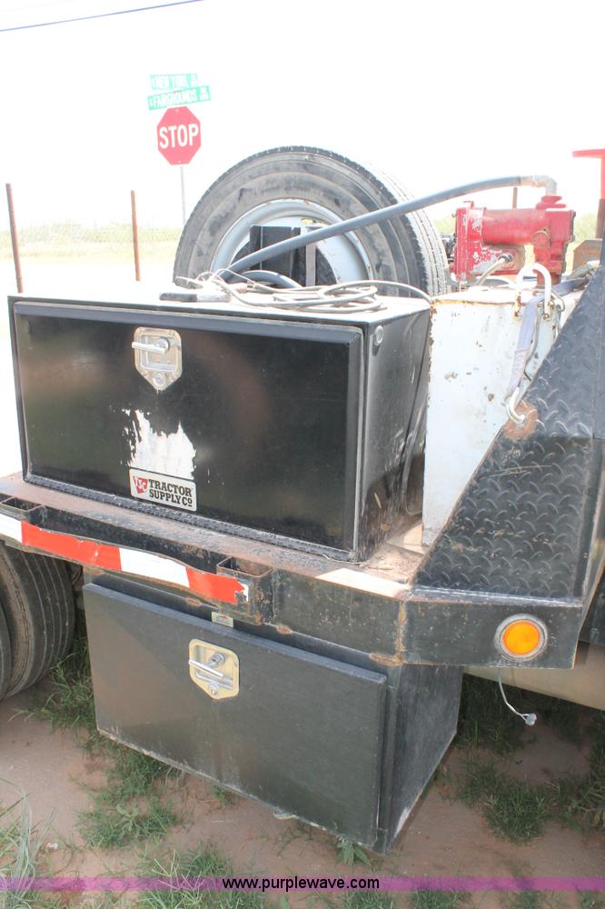 image for item L4261 2007 Chevrolet C4500 service truck