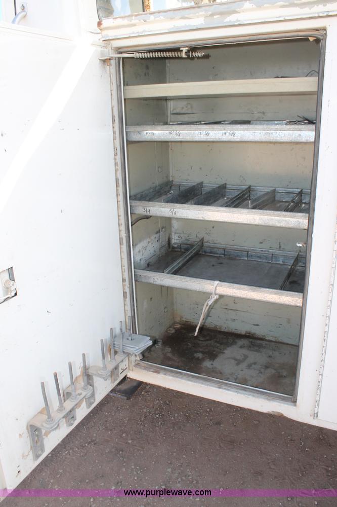 image for item L4268 2000 International 4800 bucket truck