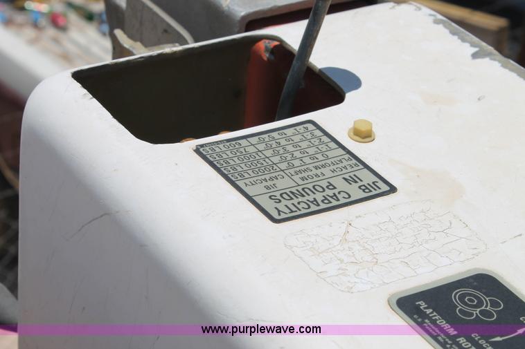 image for item L4285 2002 International 4800 bucket truck